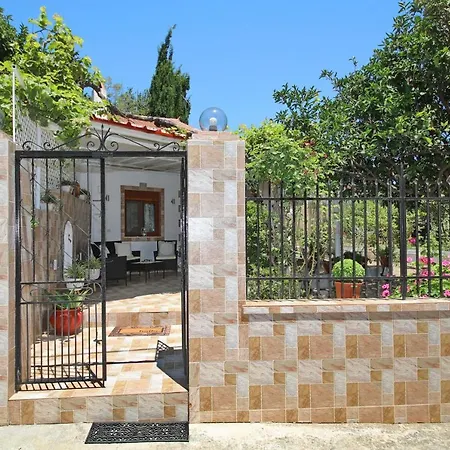 Vasia'S Small Villa Skopelos Town Exterior photo