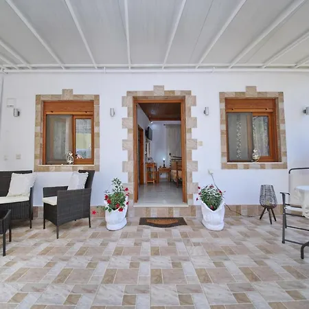 Vasia'S Small Villa Skopelos Town Exterior photo