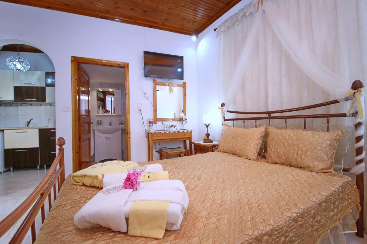 Vasia's Small Skopelos Town