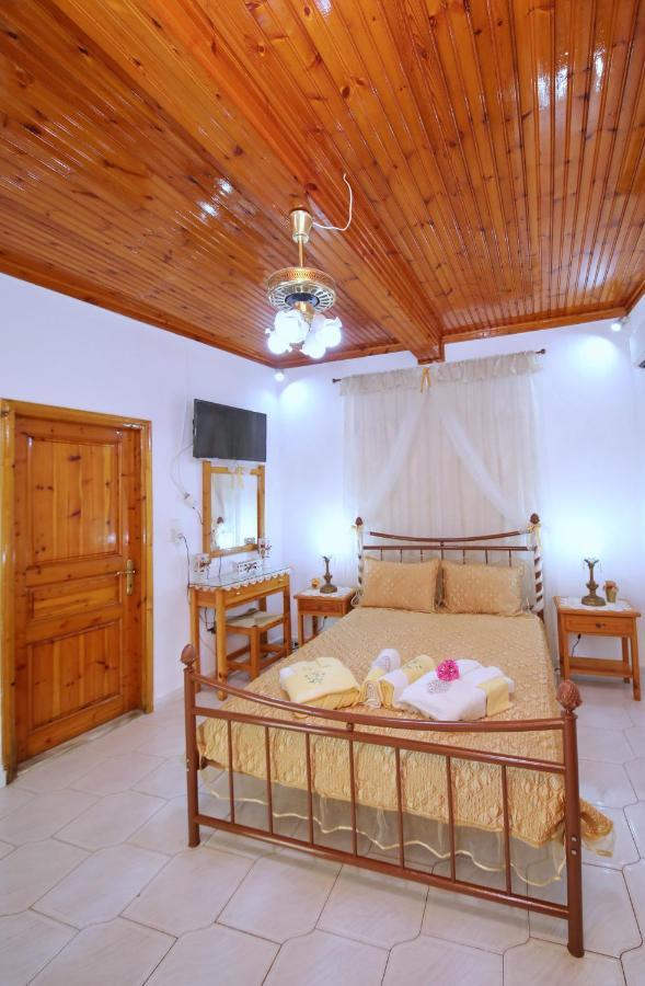Vasia's Small Apartment Skopelos Town